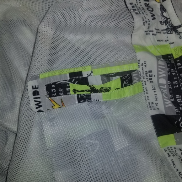 Forever 21 Mens Graphic Worldwide Windbreaker - Picture 10 of 10